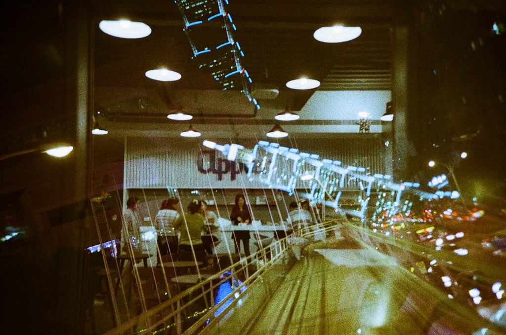 Daily Life in Taipei / Slide XPro / Lomo LC-A+ Daily Life in Taipei, Taiwan.  I just want to try Slide XPro in double explore, so may not every frames are perfect!  Lomo LC-A+ Lomography Slide / XPro 200 ISO 35mm 5223-0036 Photo by Toomore