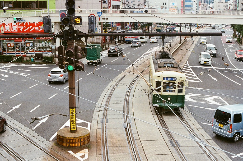 路面電車 長崎 Nagasaki 2015/09/07 長崎也是路面電車。  Nikon FM2 / 50mm Kodak UltraMax ISO400 Photo by Toomore