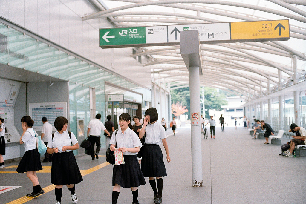 Iwaki Station (Fukushima) いわき駅 2015/08/06 走回車站，準備要前往下一站，龍田車站。  Nikon FM2 / 50mm Kodak ColorPlus ISO200  <a href="http://blog.toomore.net/2015/08/blog-post.html" rel="noreferrer nofollow">blog.toomore.net/2015/08/blog-post.html</a> Photo by Toomore