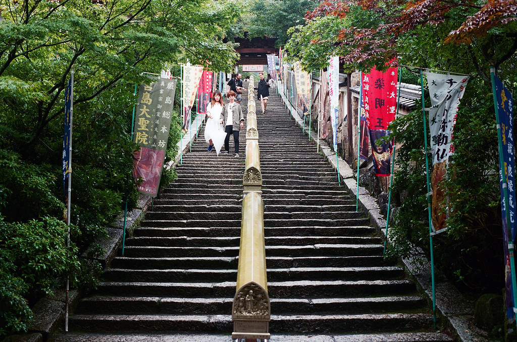 大聖院 嚴島（Itsuku-shima）広島 Hiroshima 2015/08/31 中間都是經文。  Nikon FM2 / 50mm FUJI X-TRA ISO400 Photo by Toomore