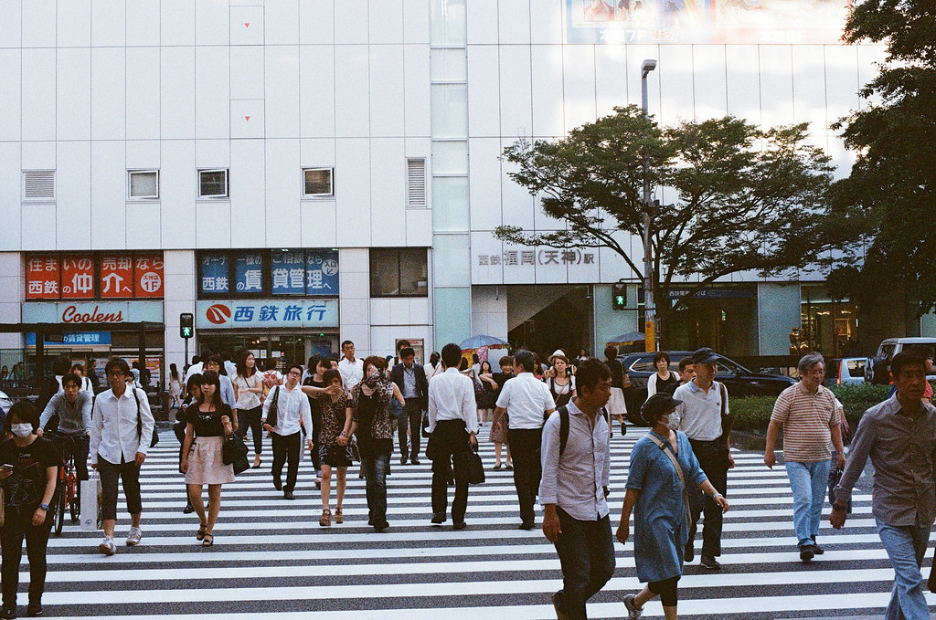 天神 福岡 Fukuoka 2015/09/04 天神車站前的馬路 ...  Nikon FM2 / 50mm Kodak UltraMax ISO400 Photo by Toomore