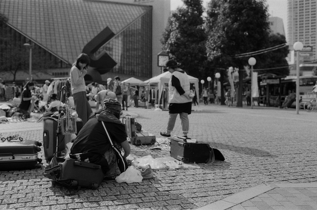 池袋西口公園 東京 Tokyo 2015/10/04 準備走出池袋西口公園的最後一張市集照片。  Nikon FM2 Nikon AI AF Nikkor 35mm F/2D Kodak TRI-X 400 / 400TX 1274-0021 Photo by Toomore