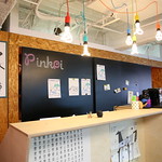 IMG_7357 Pinkoi 事務桌與後方的大黑板 Photo by Toomore